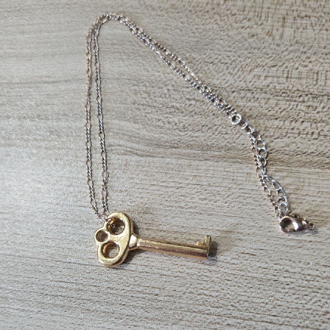 Vintage Gold Tone Key Pendant Necklace On Gold Tone